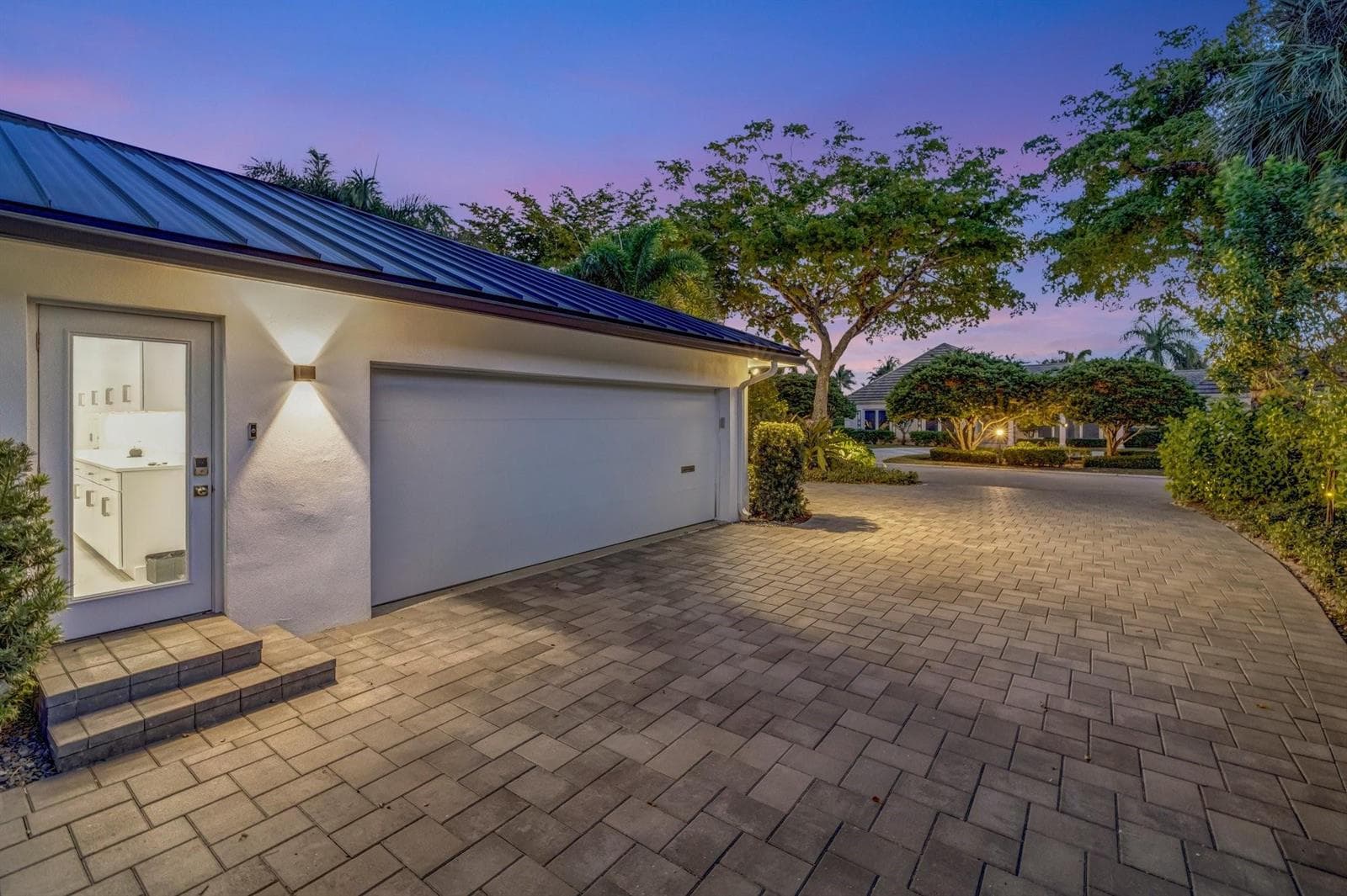 41 S Compass Dr