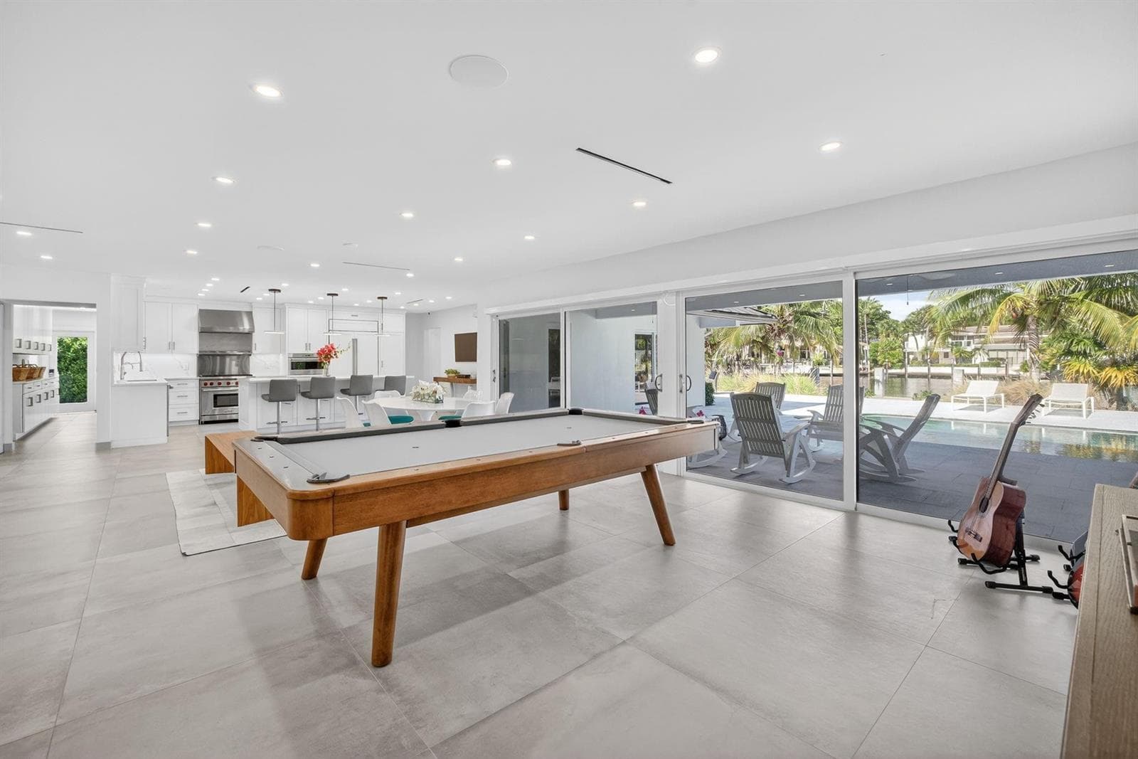 41 S Compass Dr