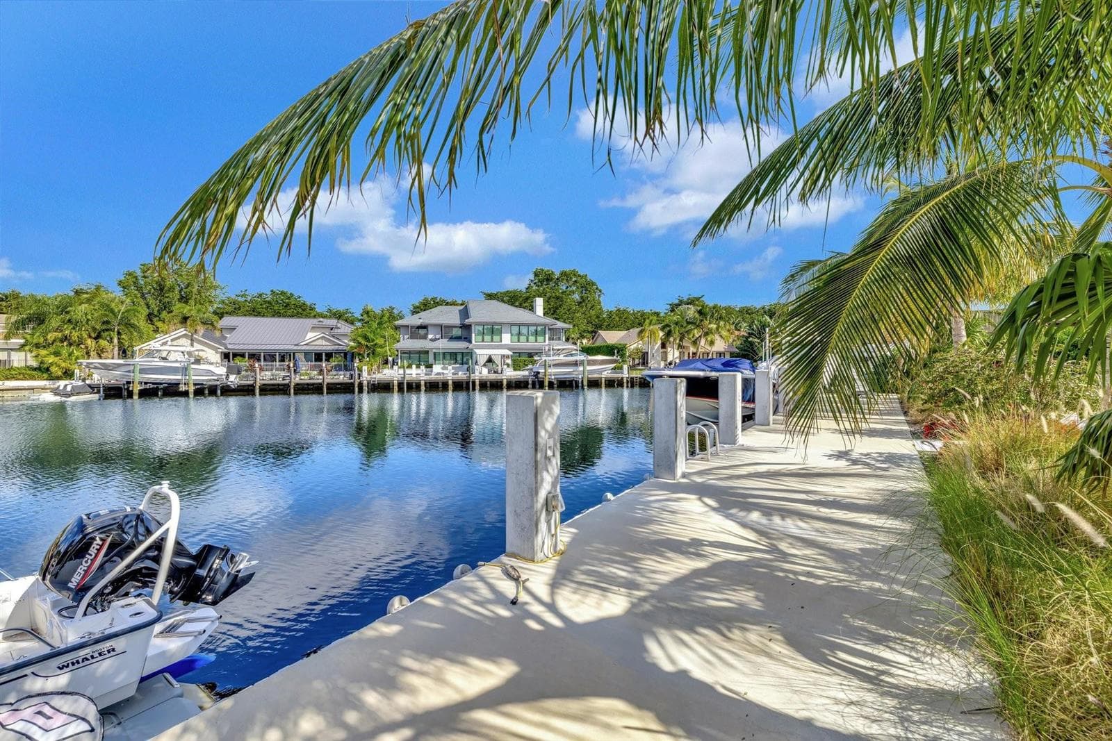 41 S Compass Dr