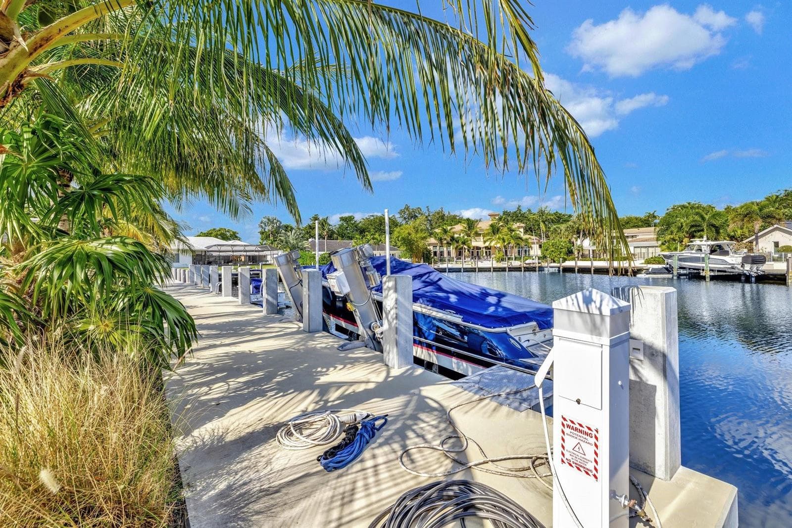 41 S Compass Dr