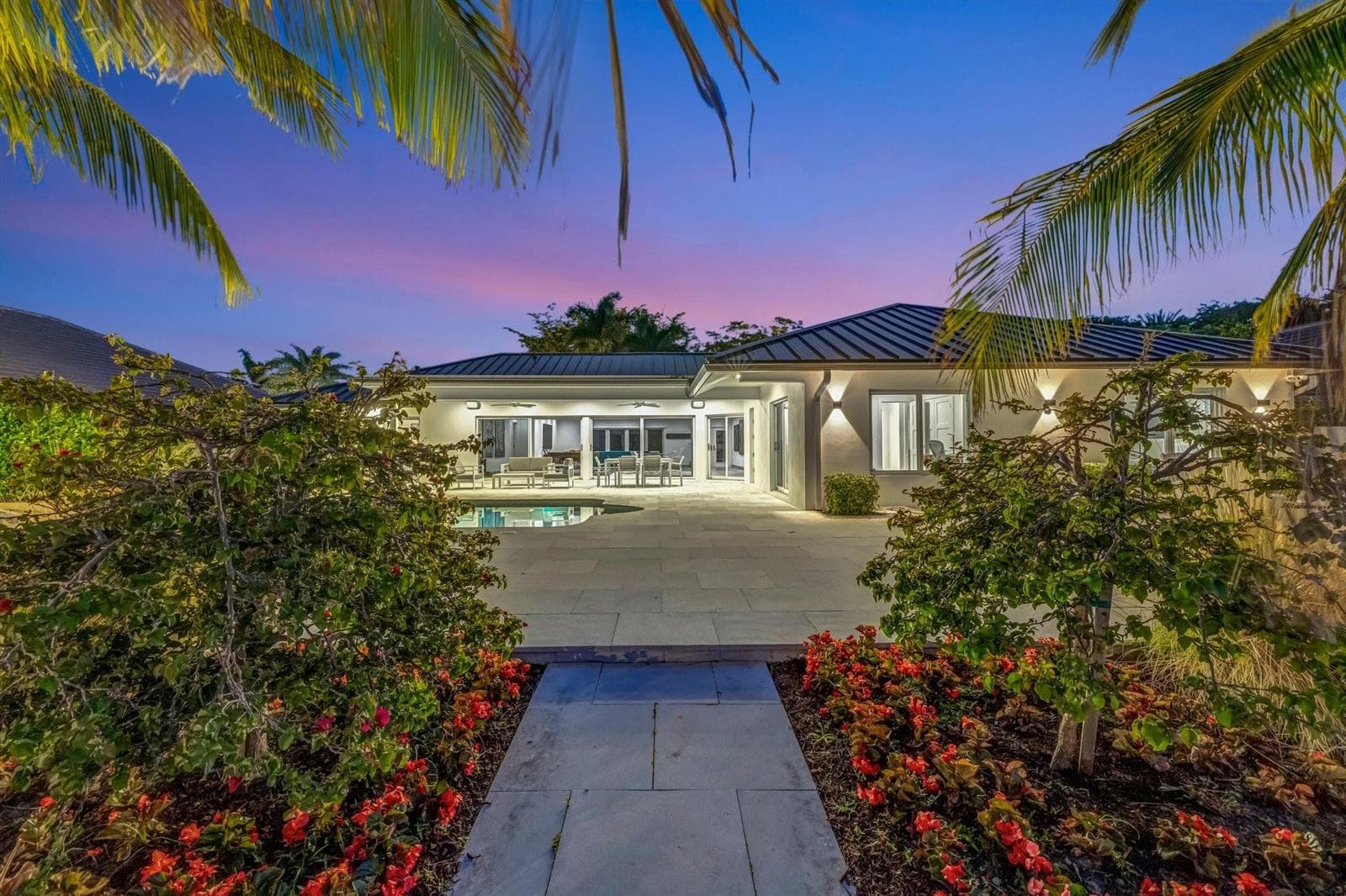 41 S Compass Dr