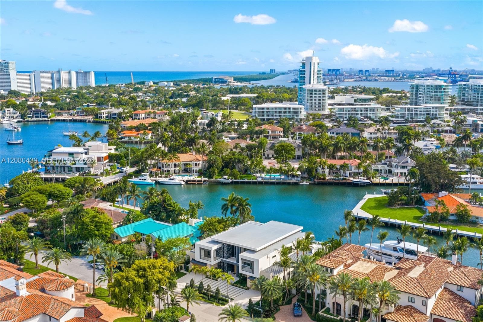 2560 Del Lago Dr