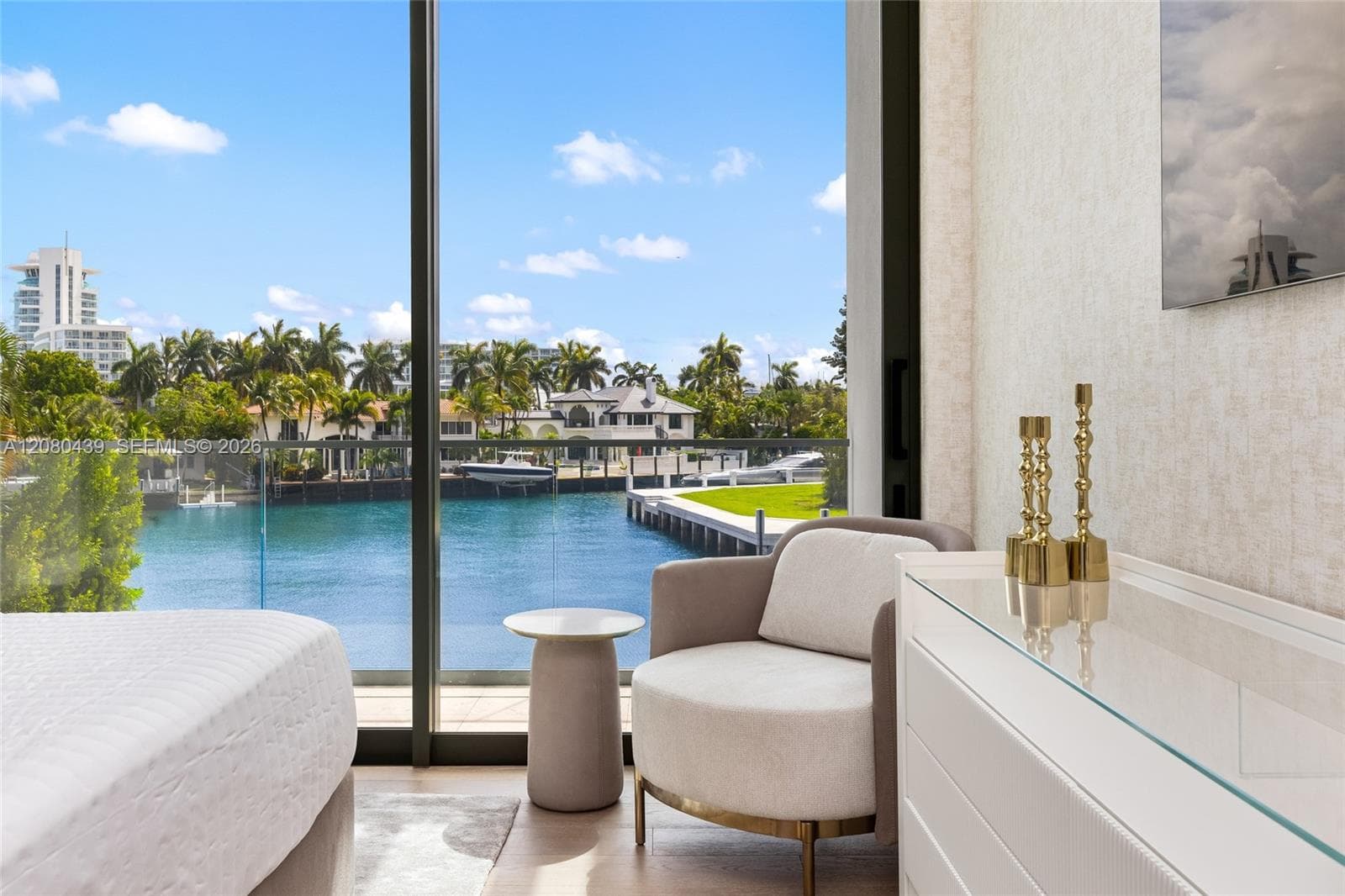 2560 Del Lago Dr