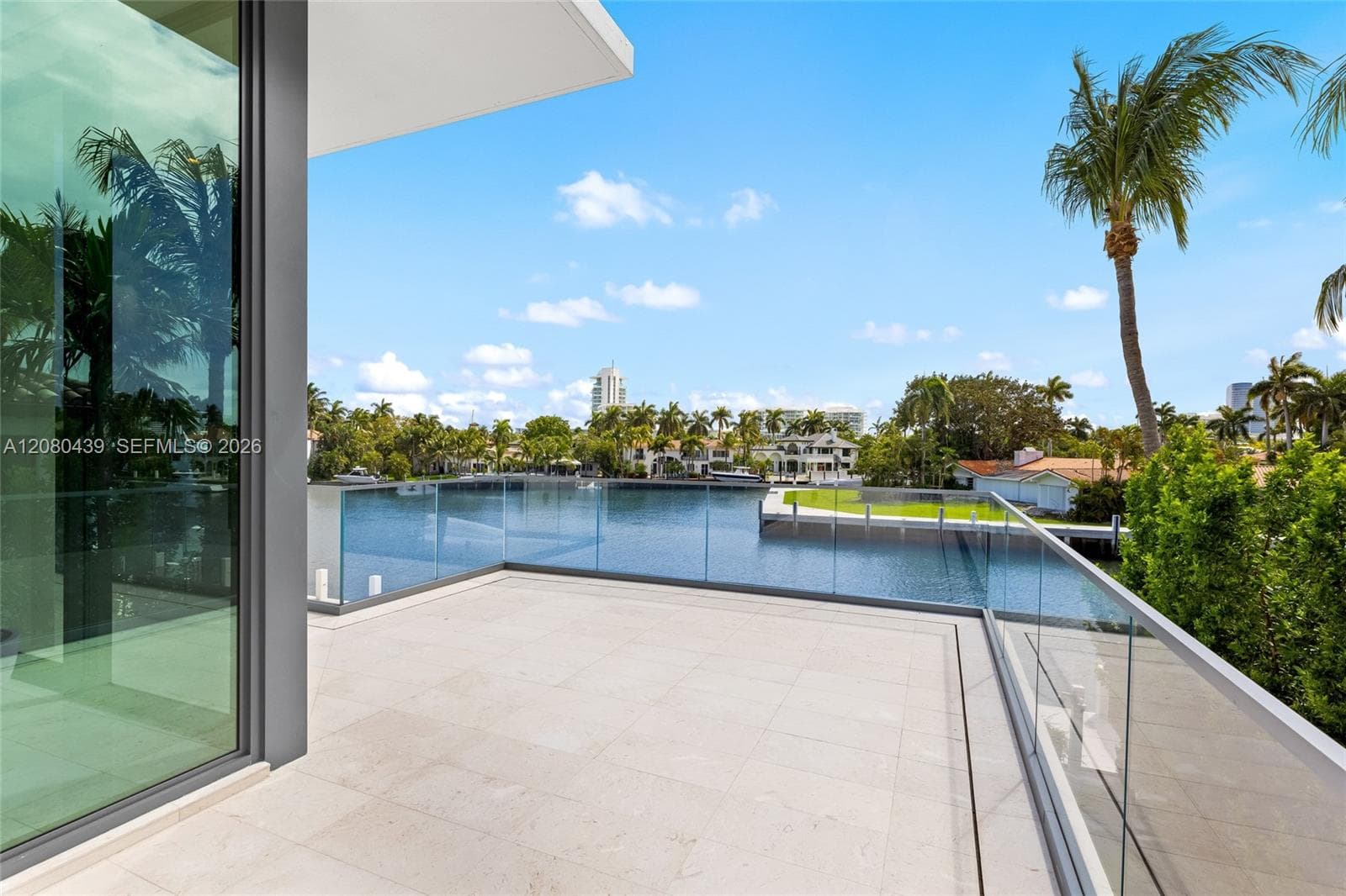 2560 Del Lago Dr