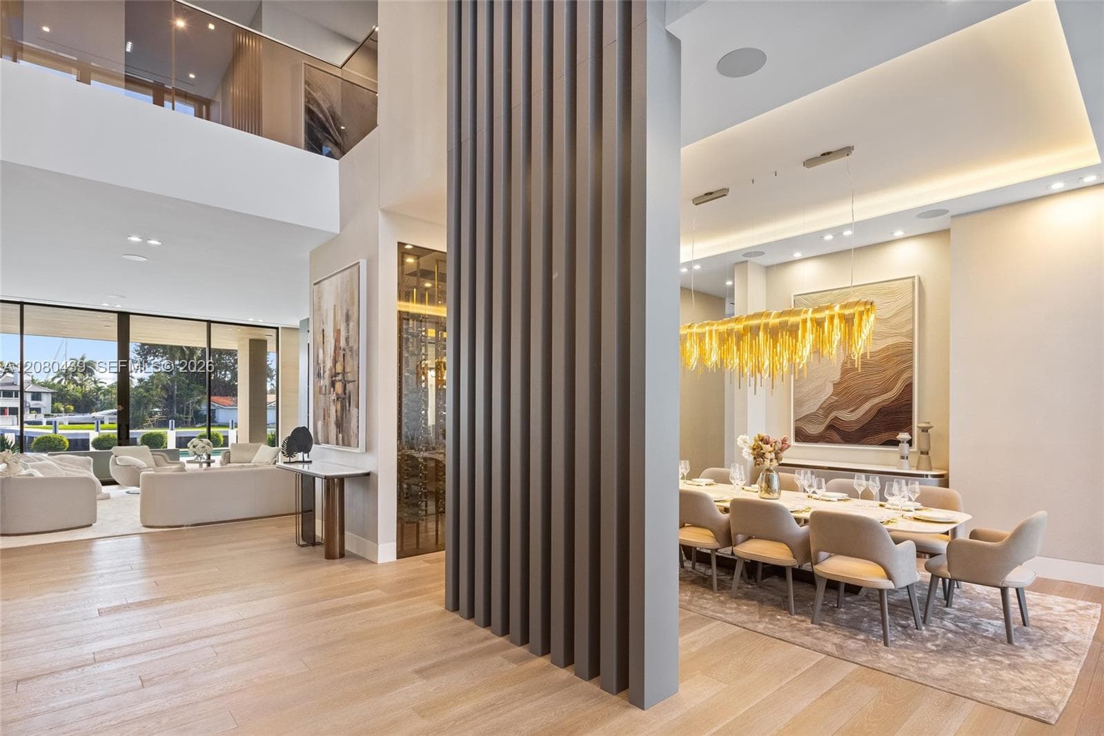 2560 Del Lago Dr