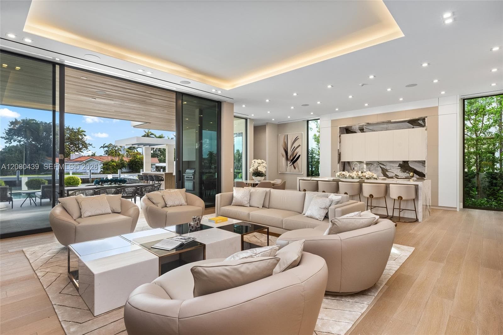2560 Del Lago Dr