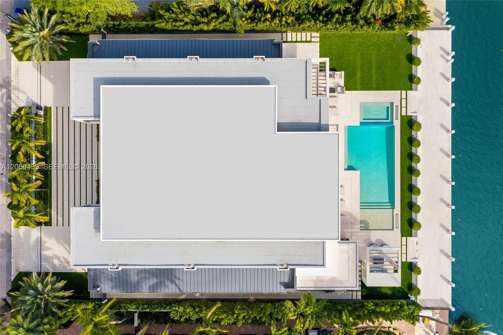2560 Del Lago Dr