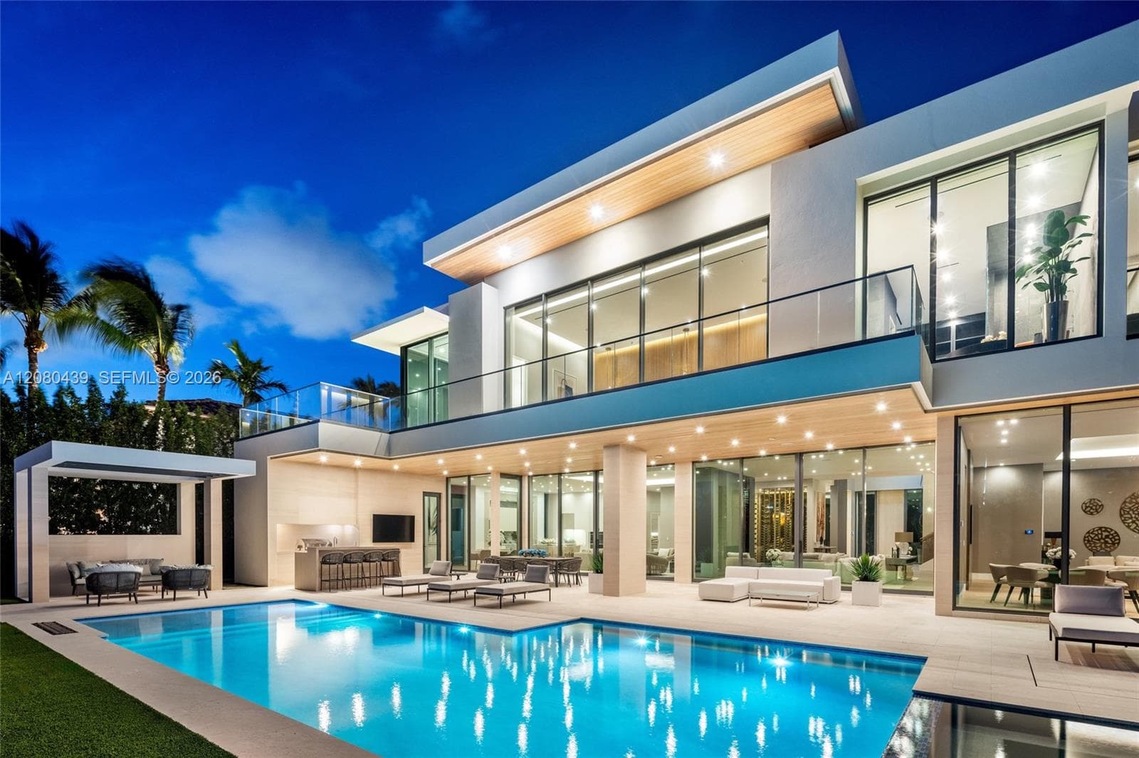2560 Del Lago Dr