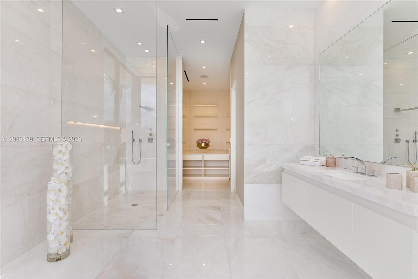2560 Del Lago Dr