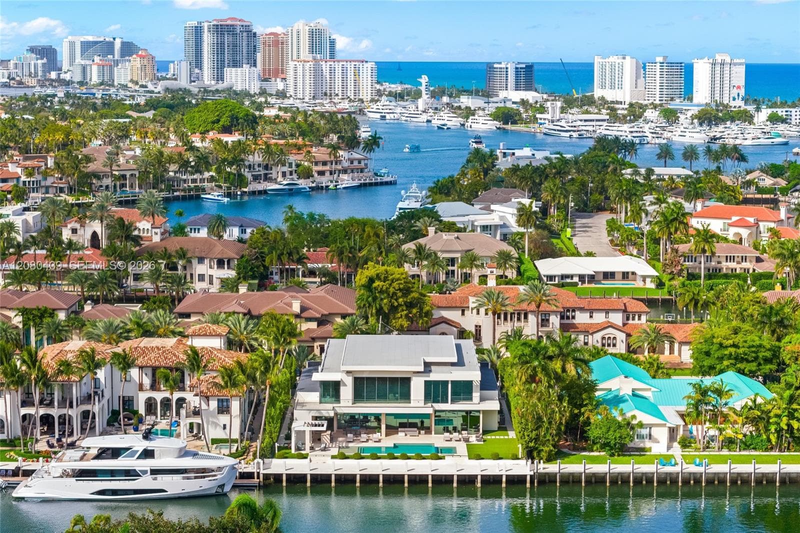 2560 Del Lago Dr
