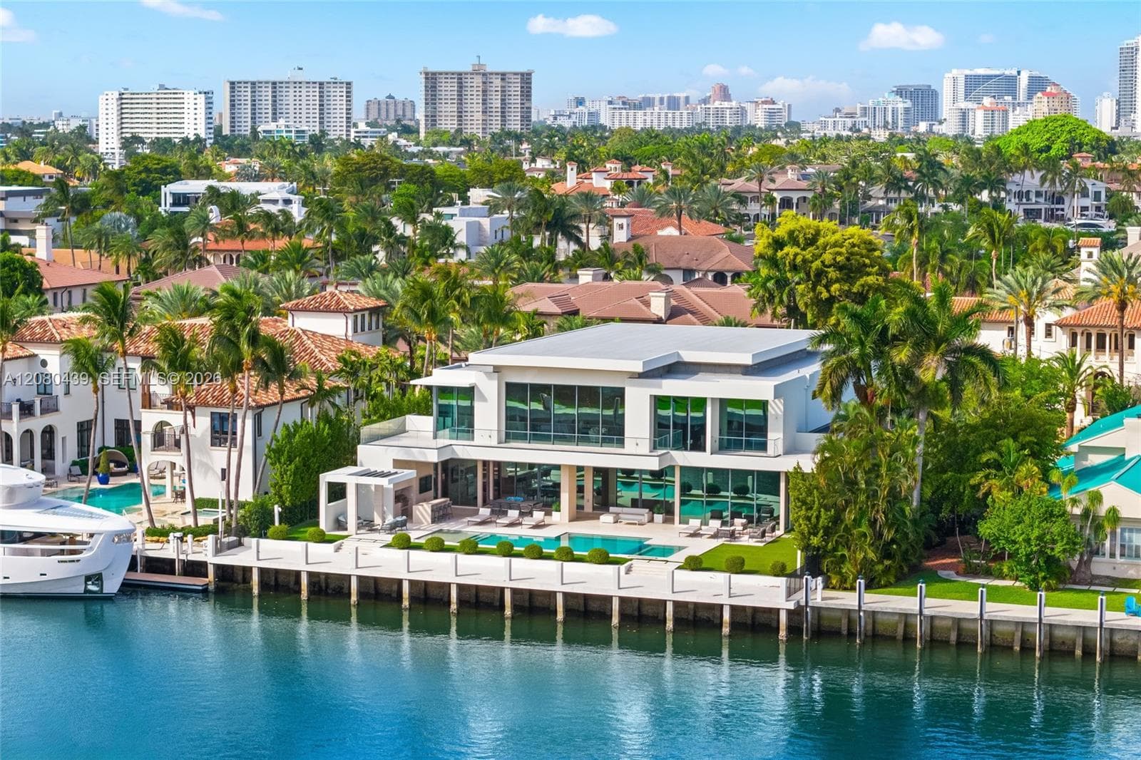 2560 Del Lago Dr