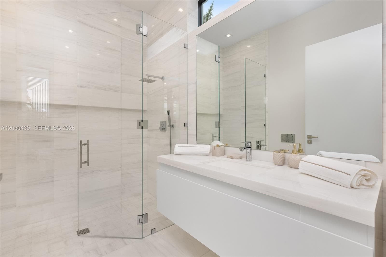 2560 Del Lago Dr
