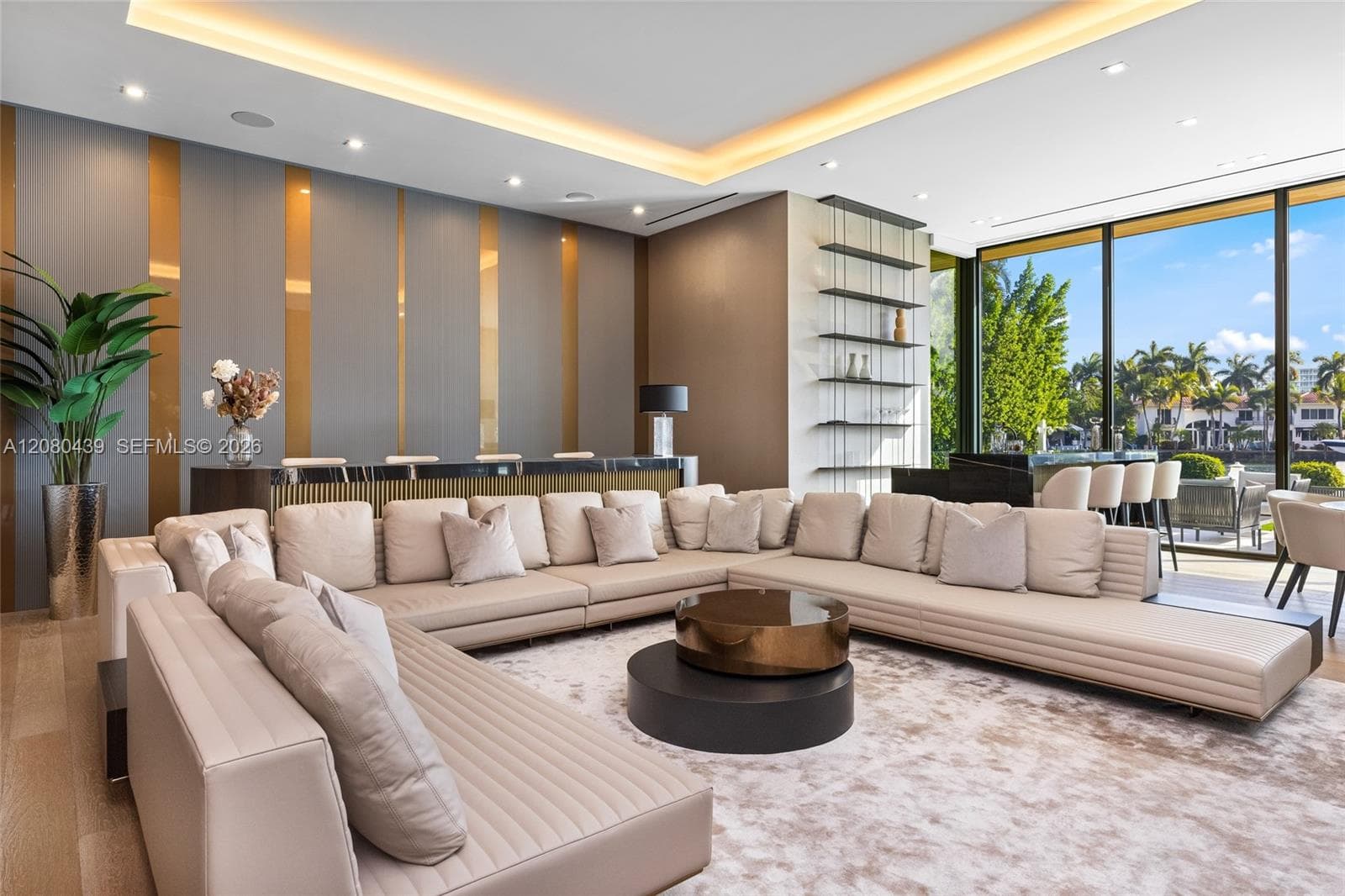 2560 Del Lago Dr
