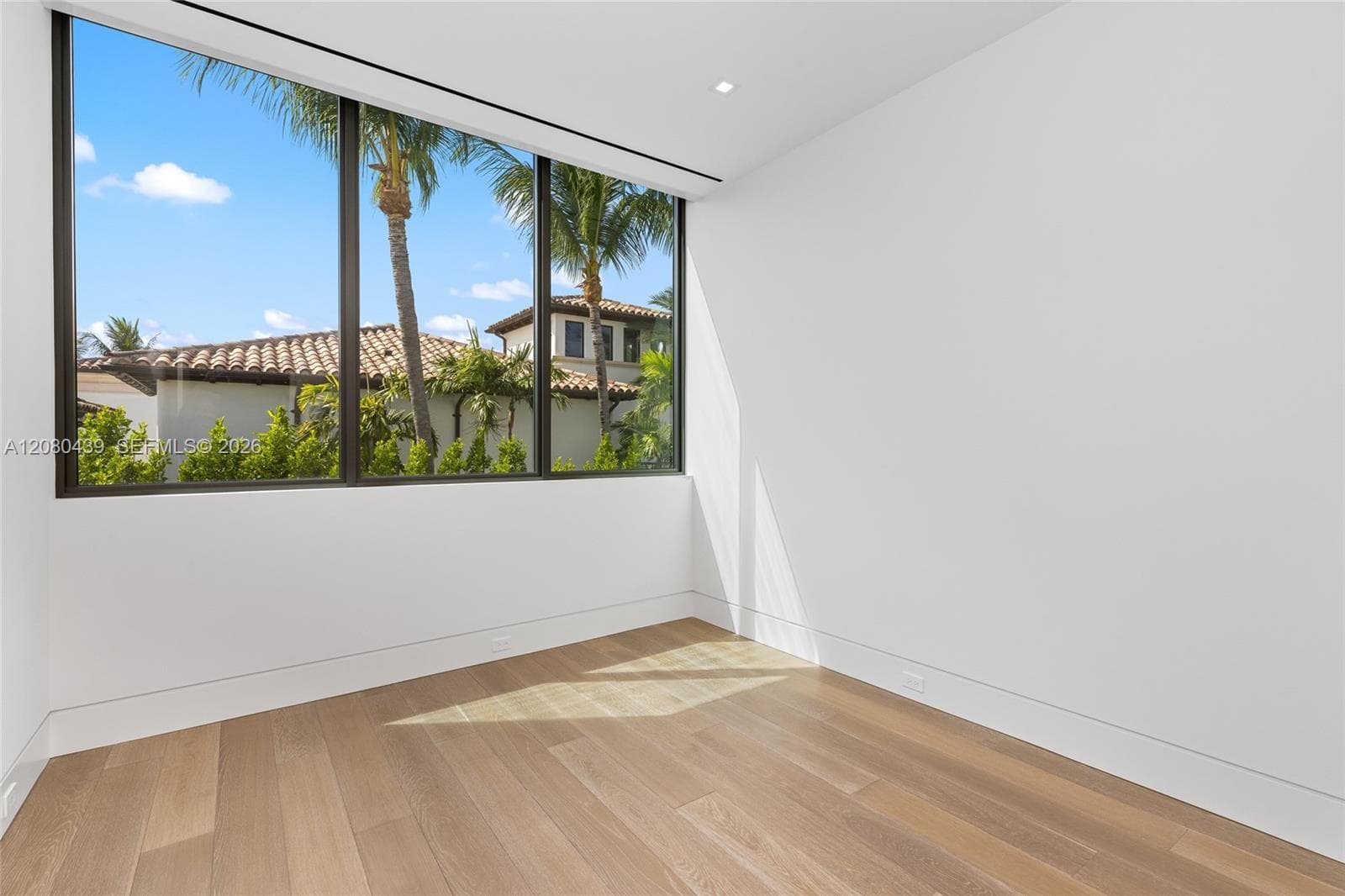 2560 Del Lago Dr