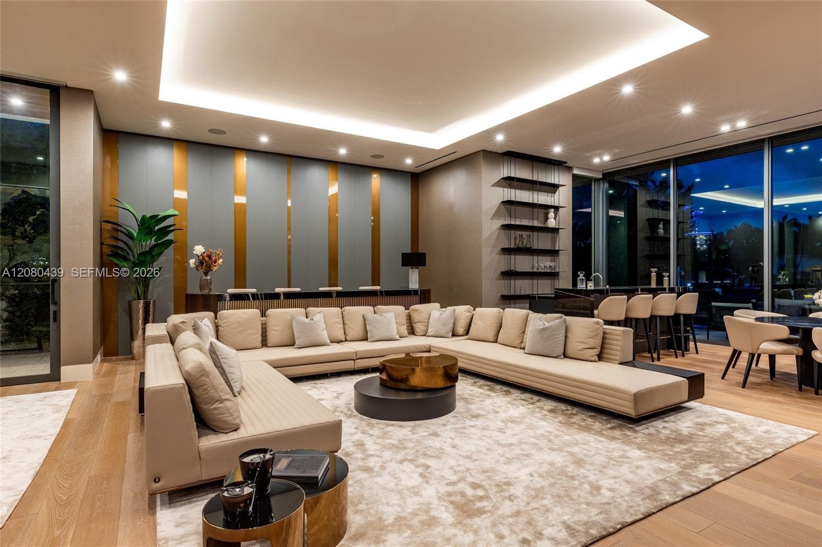 2560 Del Lago Dr