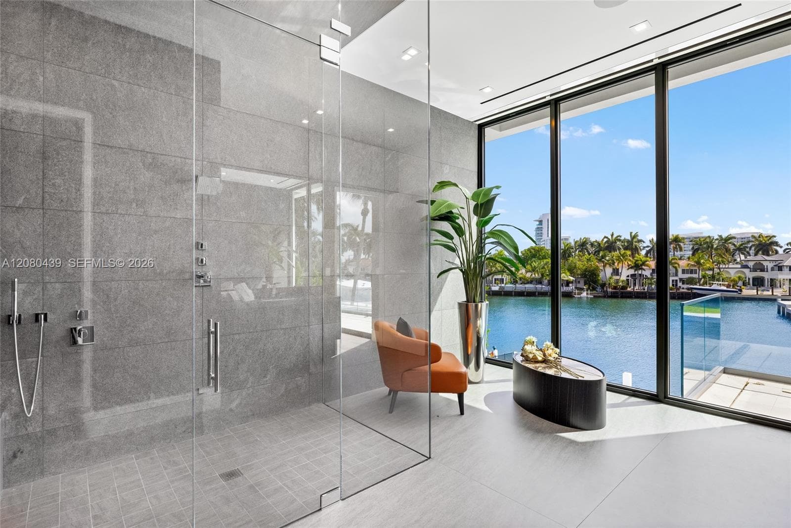 2560 Del Lago Dr