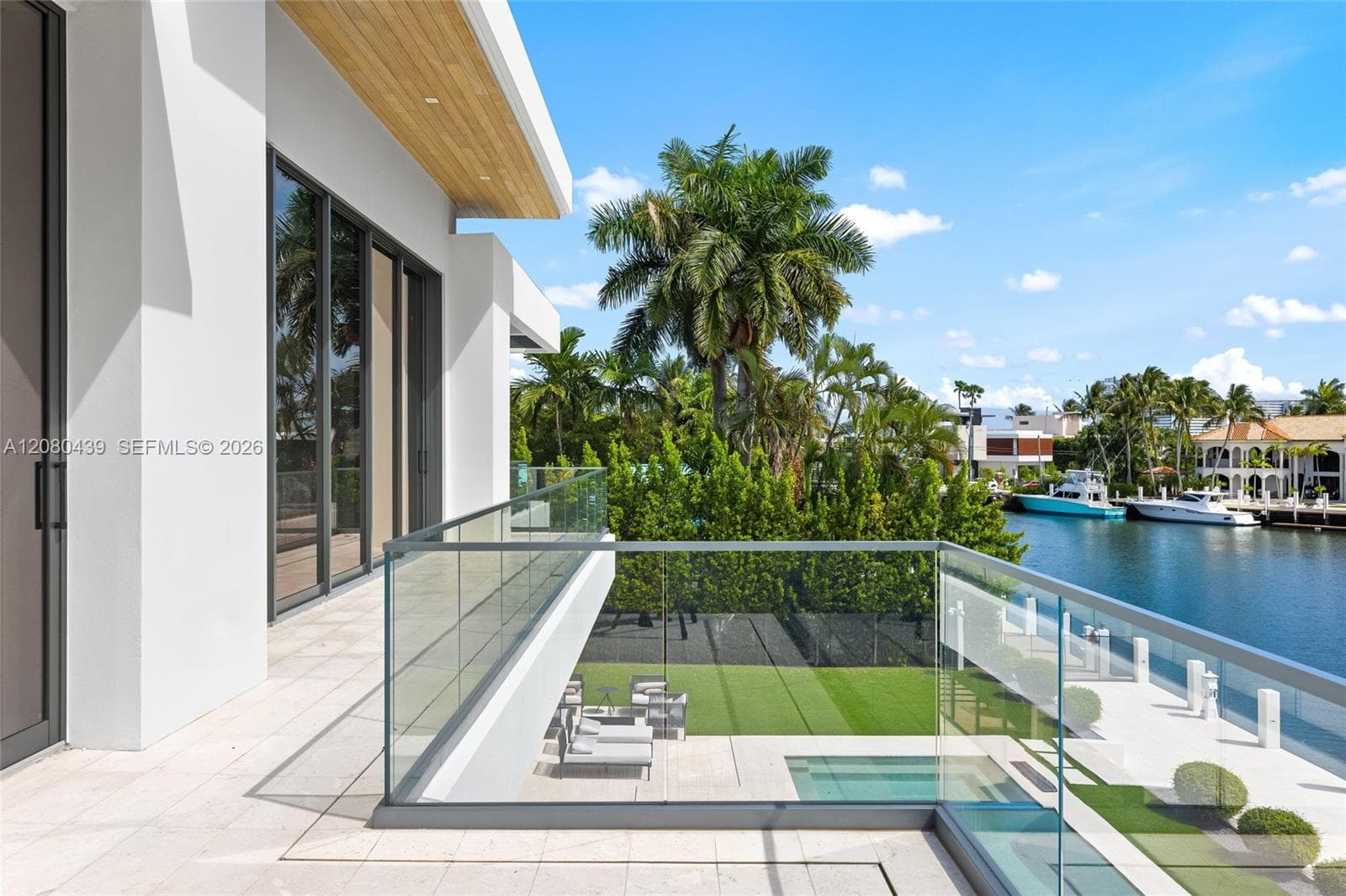 2560 Del Lago Dr
