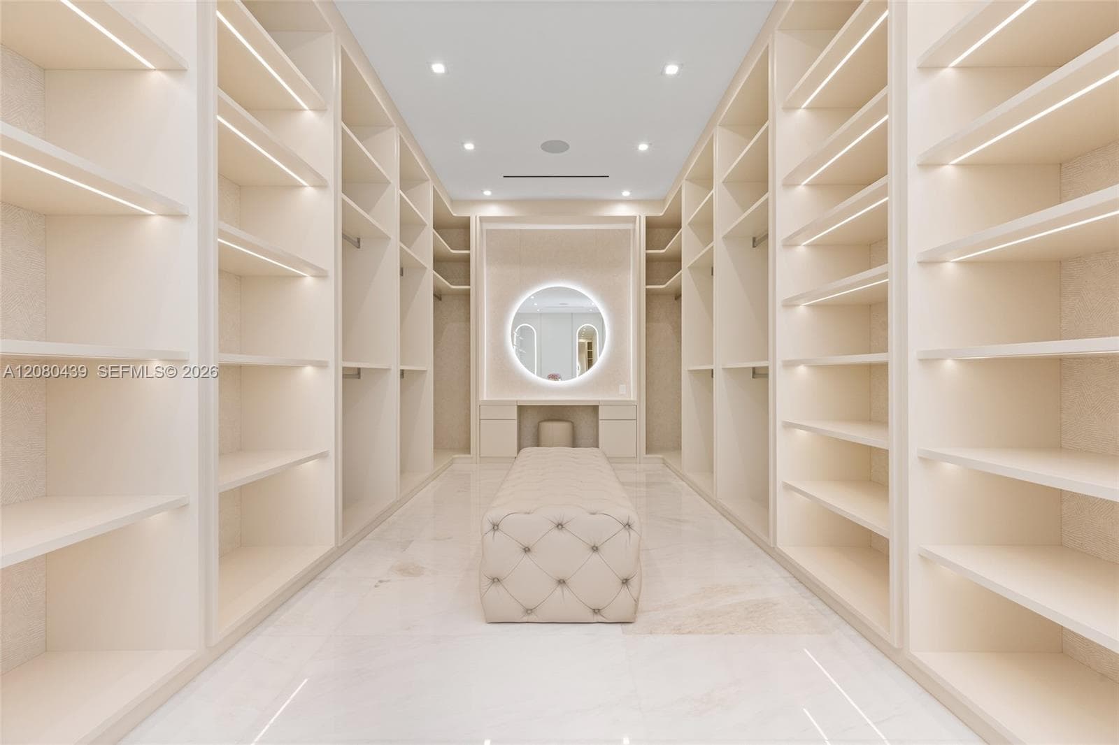 2560 Del Lago Dr