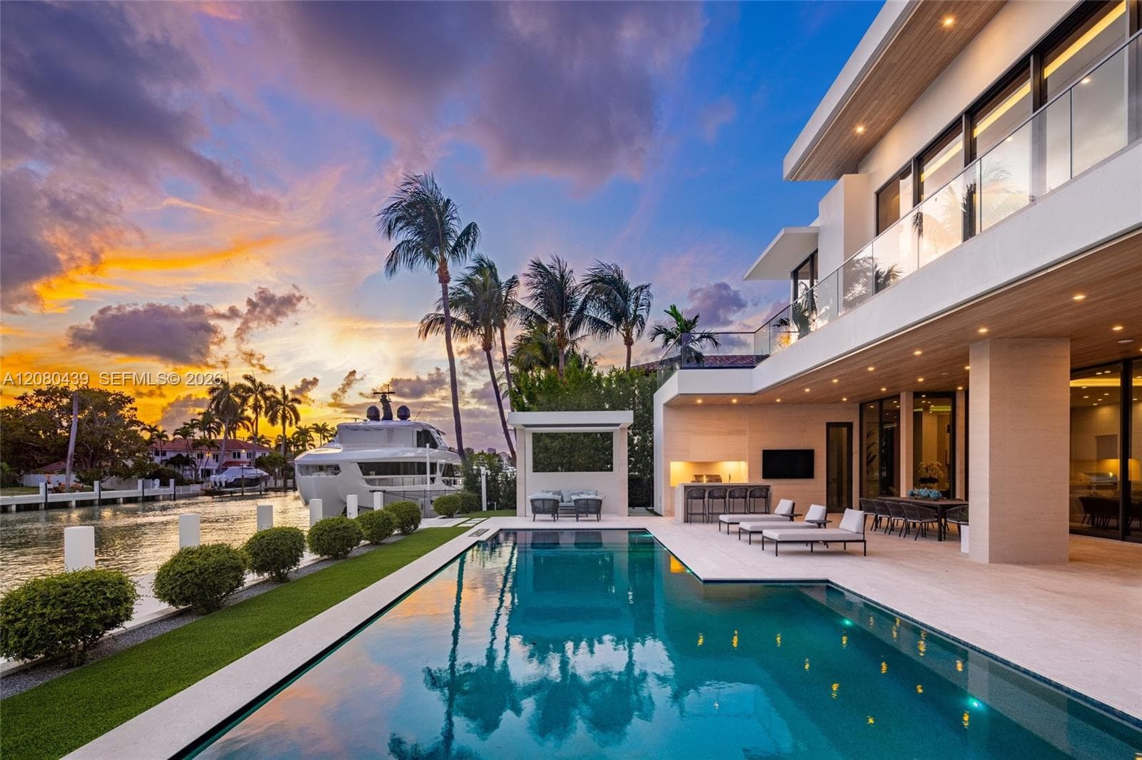 2560 Del Lago Dr