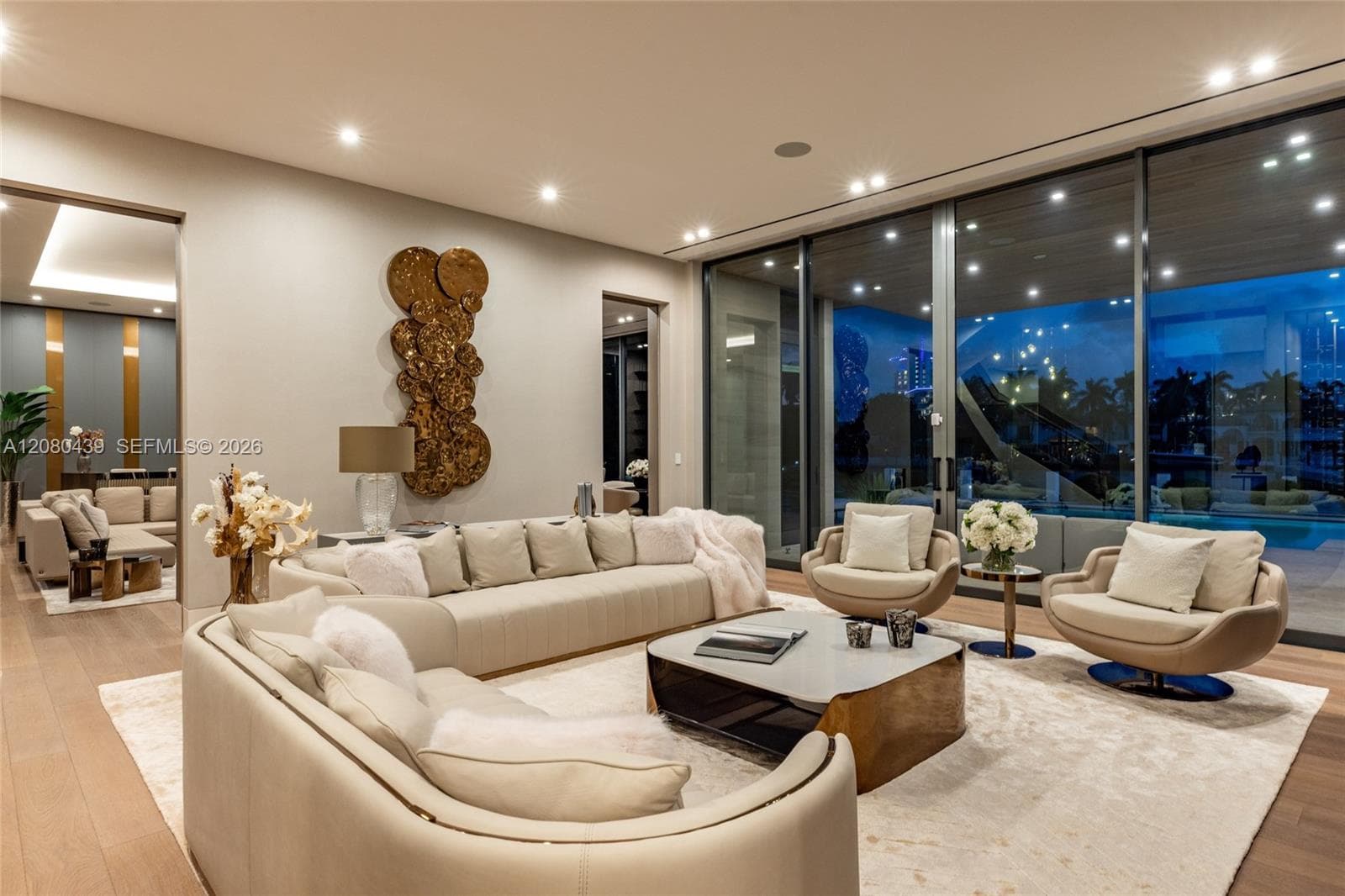 2560 Del Lago Dr