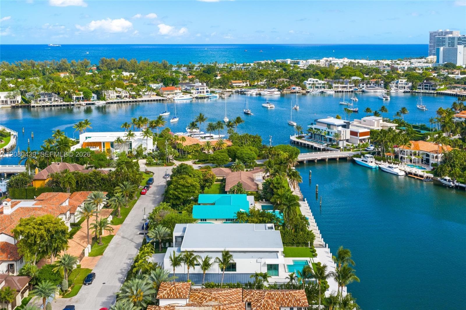 2560 Del Lago Dr