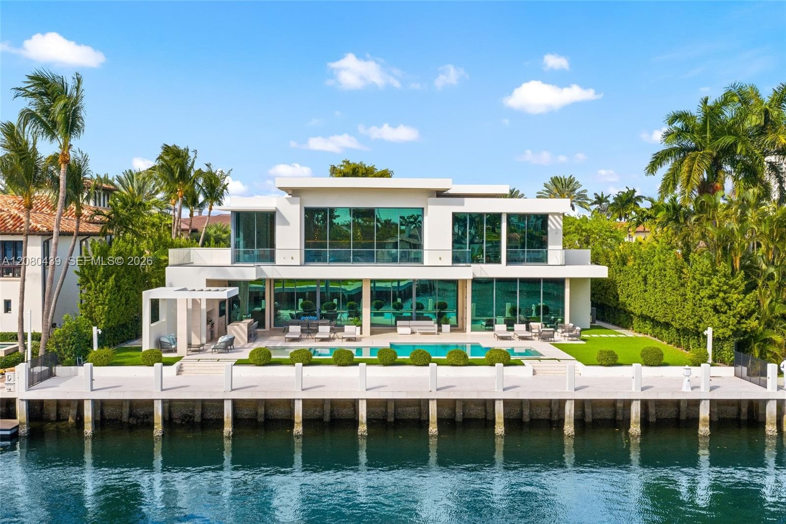 2560 Del Lago Dr