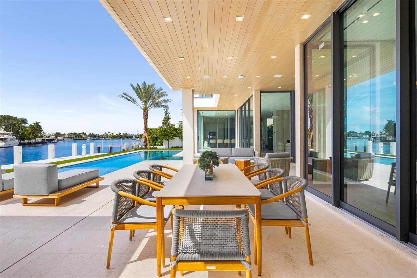 68 Isla Bahia Dr