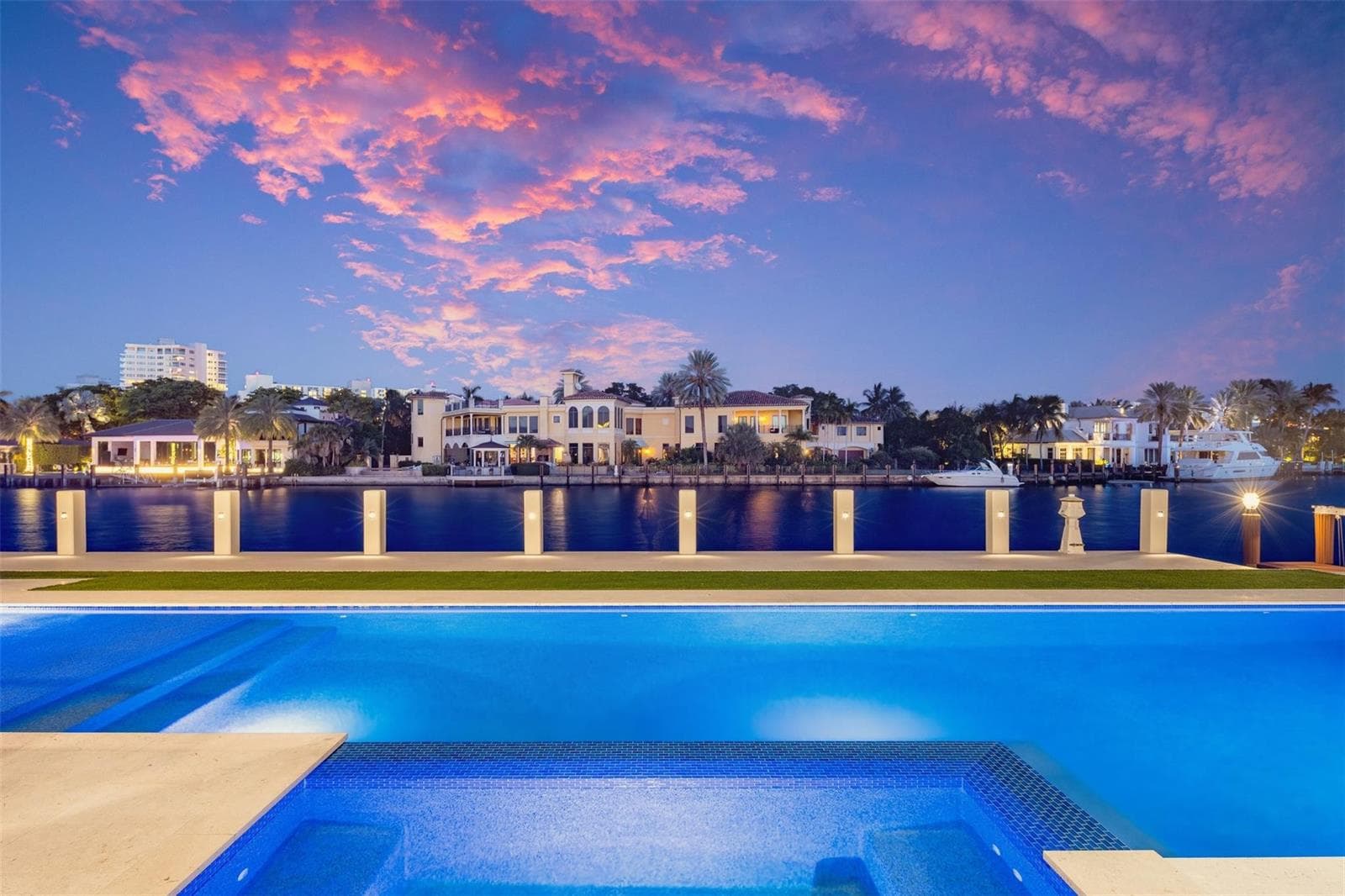 68 Isla Bahia Dr