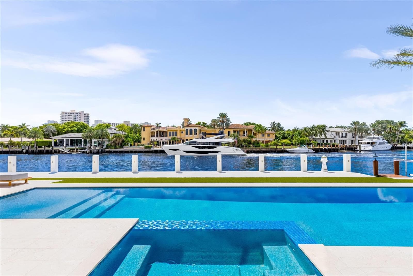 68 Isla Bahia Dr