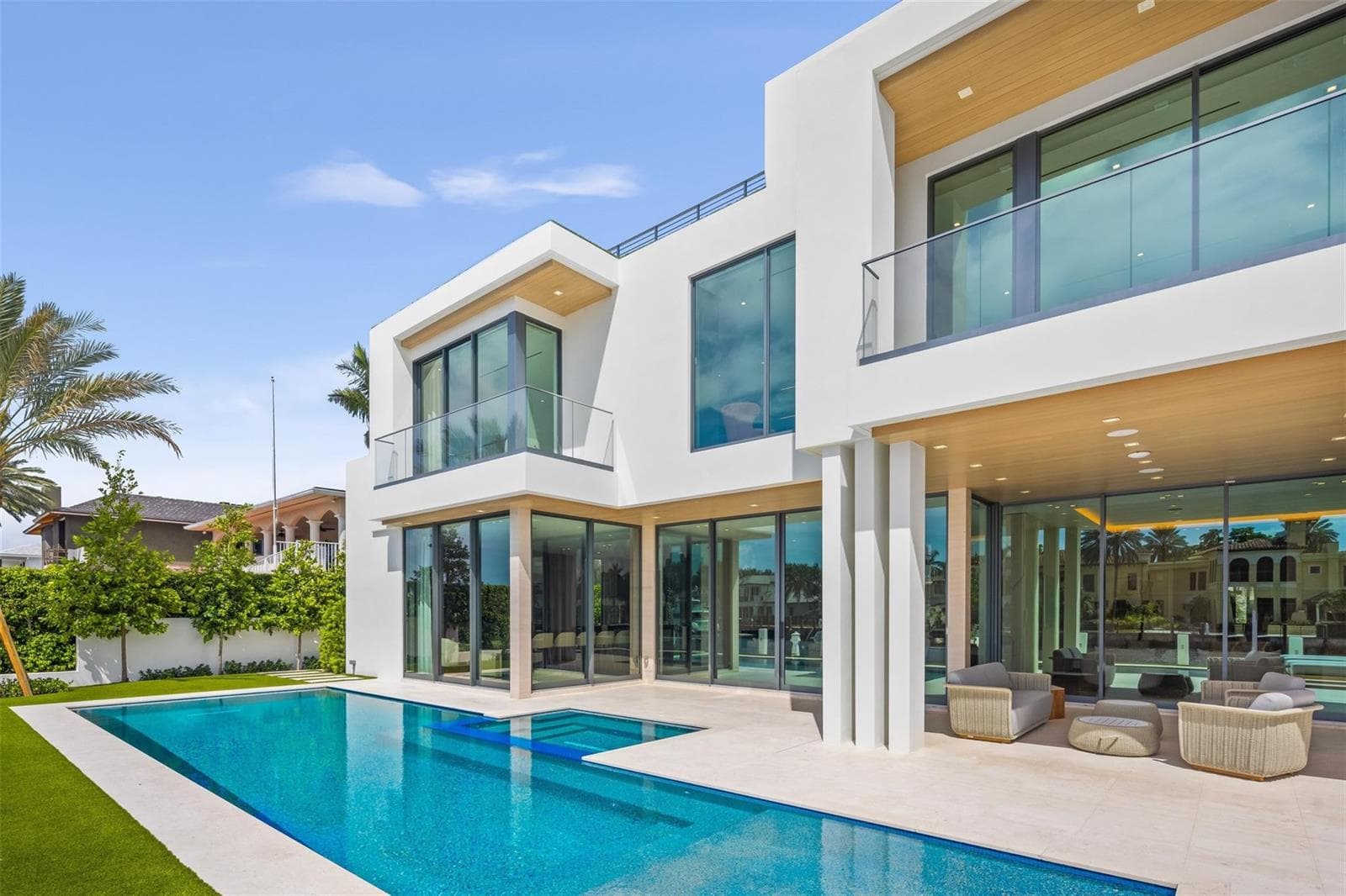 68 Isla Bahia Dr