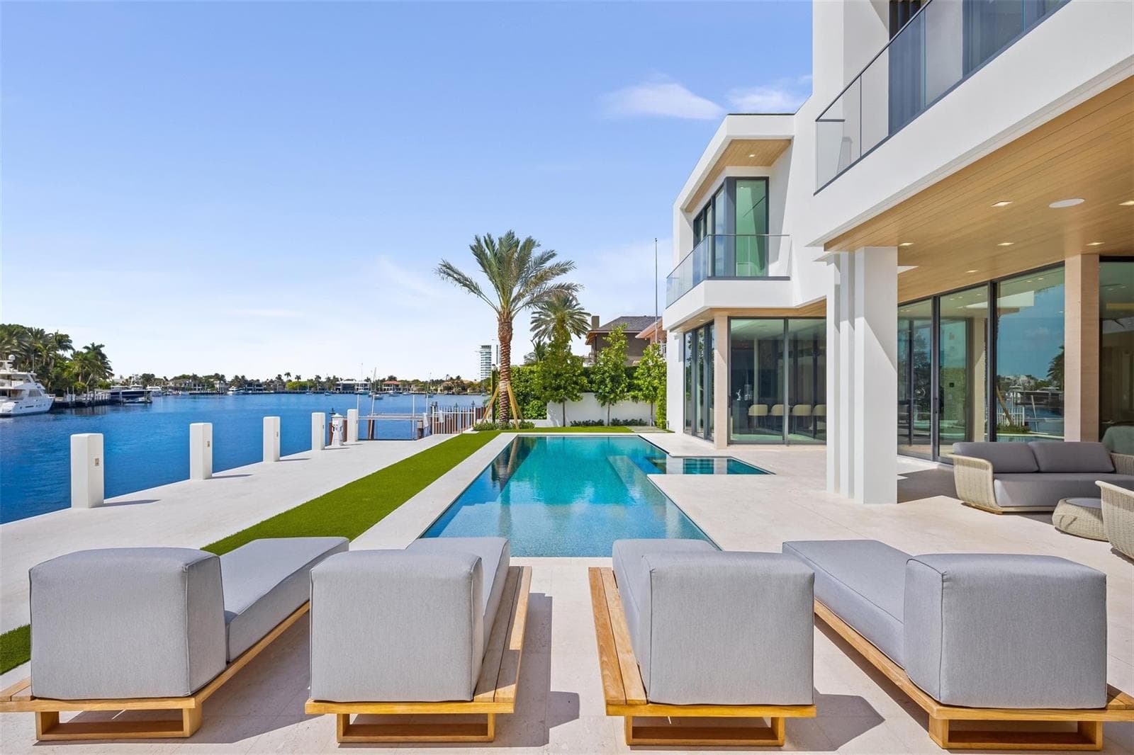 68 Isla Bahia Dr