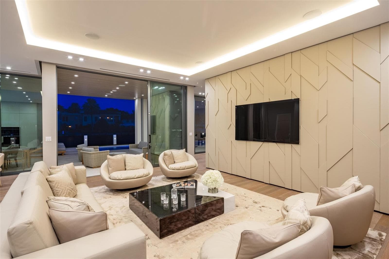 68 Isla Bahia Dr