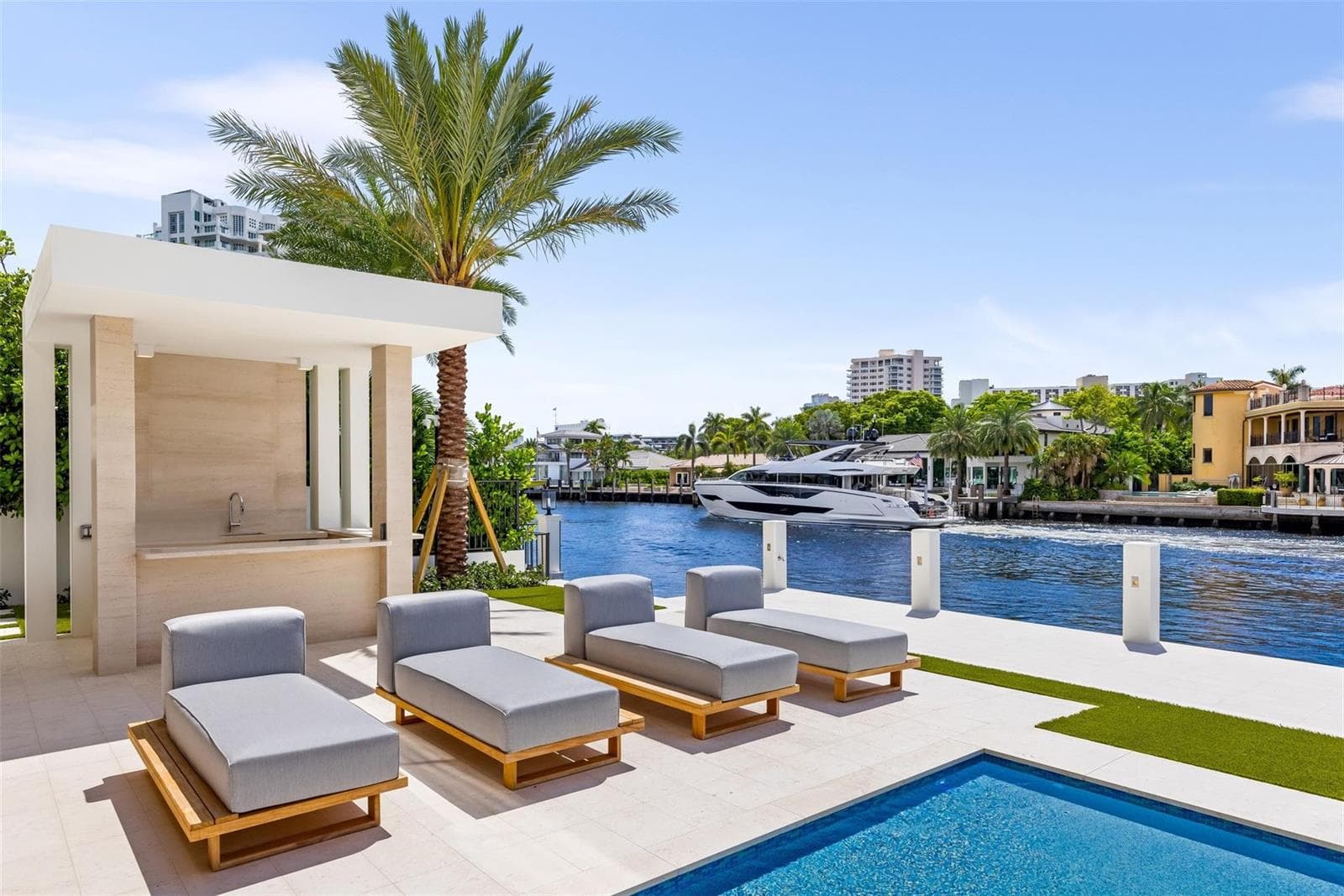 68 Isla Bahia Dr
