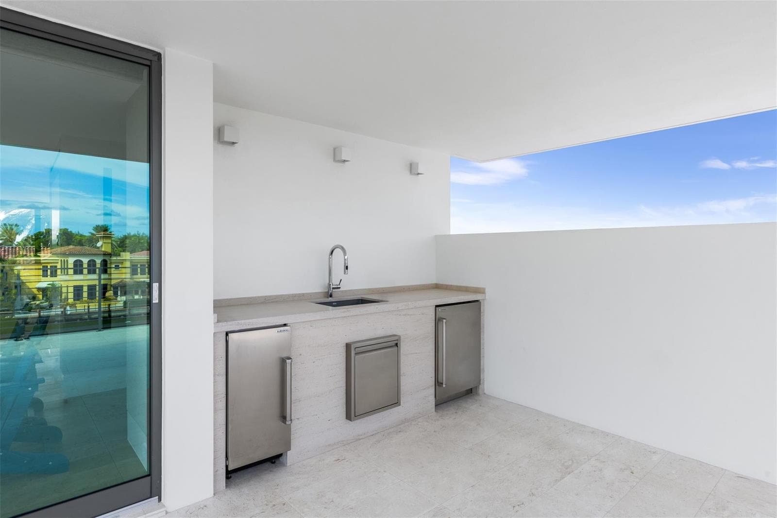 68 Isla Bahia Dr