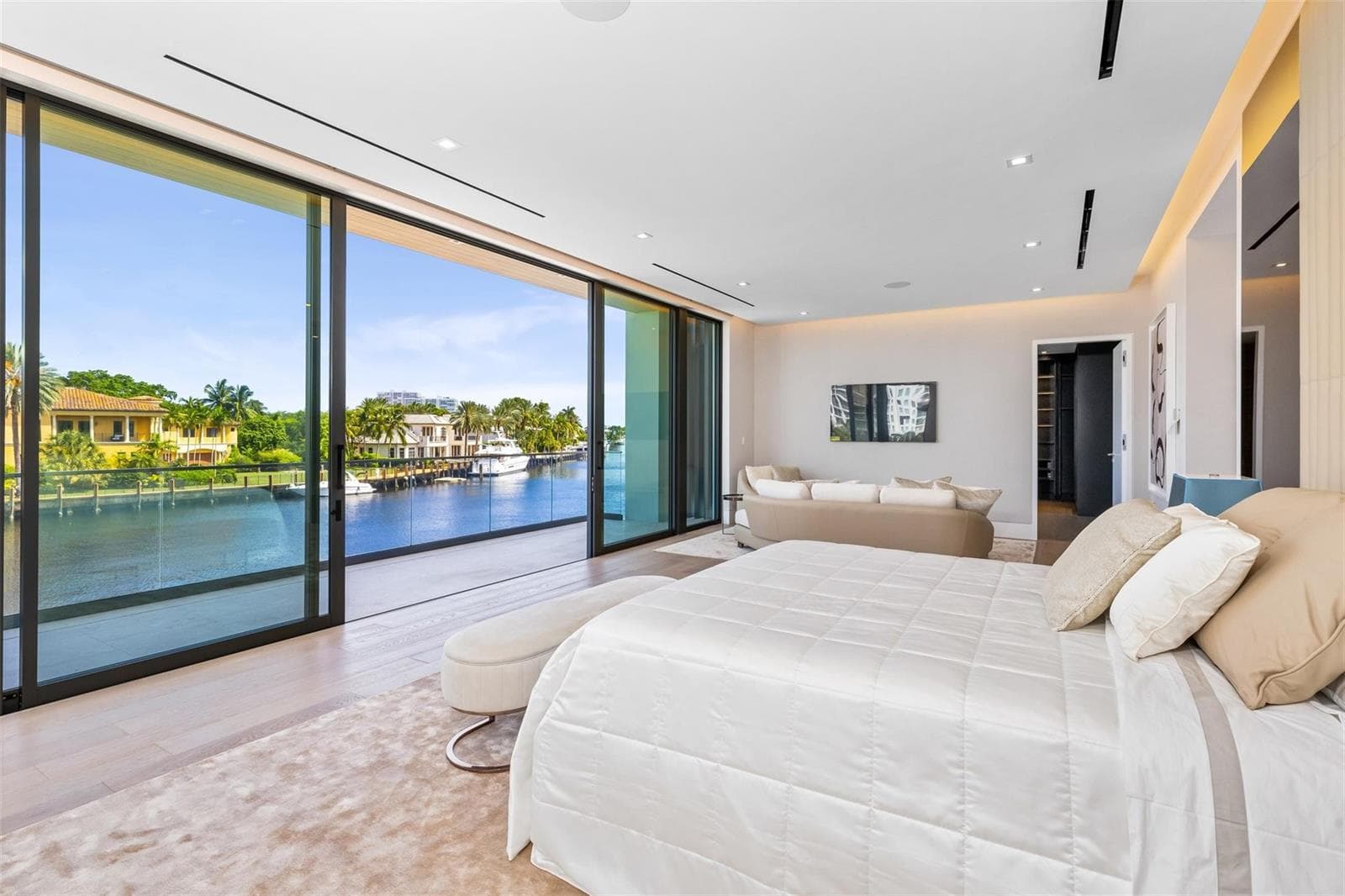68 Isla Bahia Dr