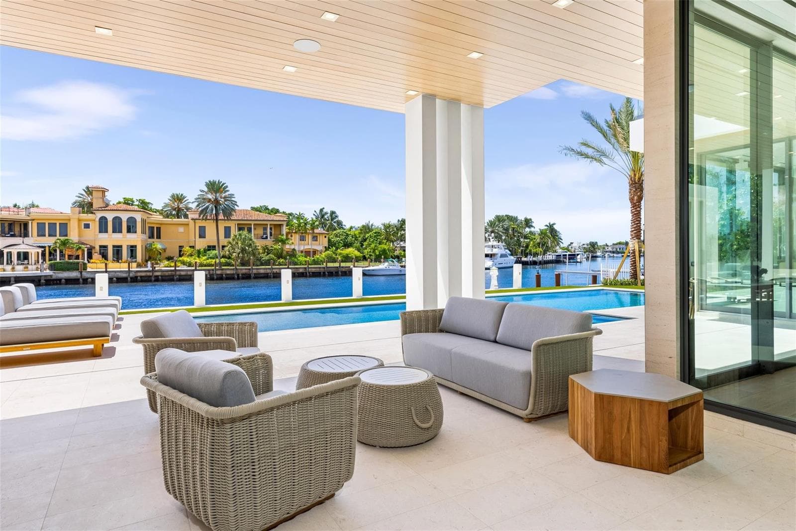 68 Isla Bahia Dr