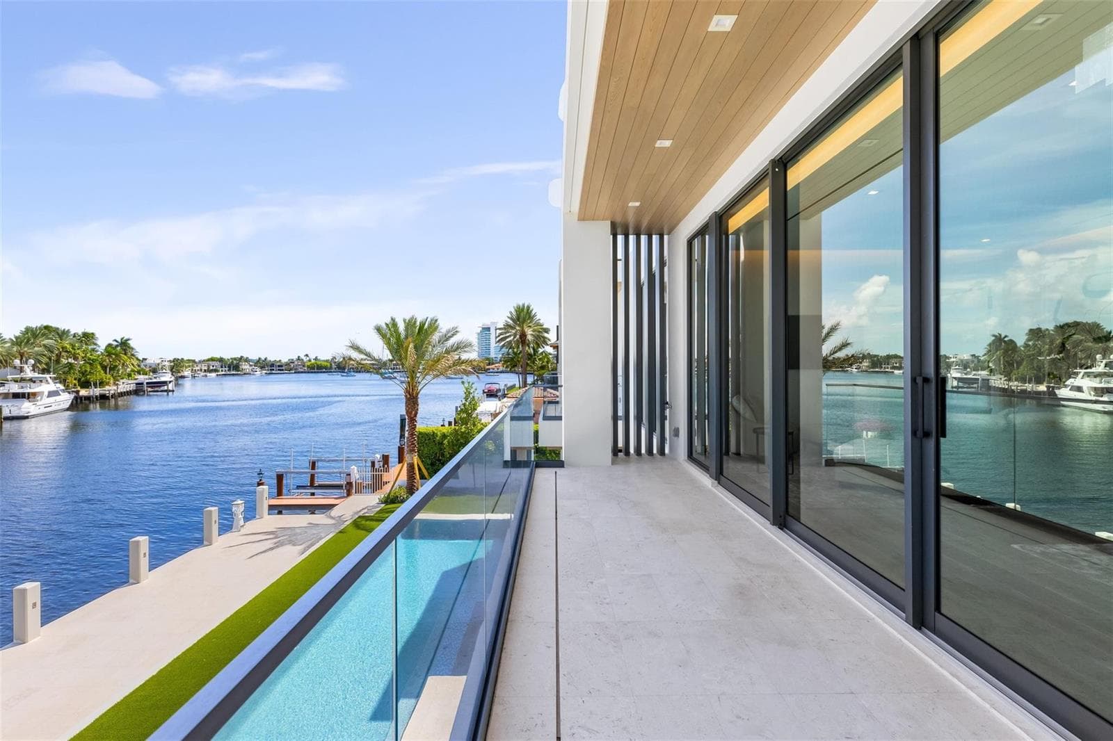 68 Isla Bahia Dr