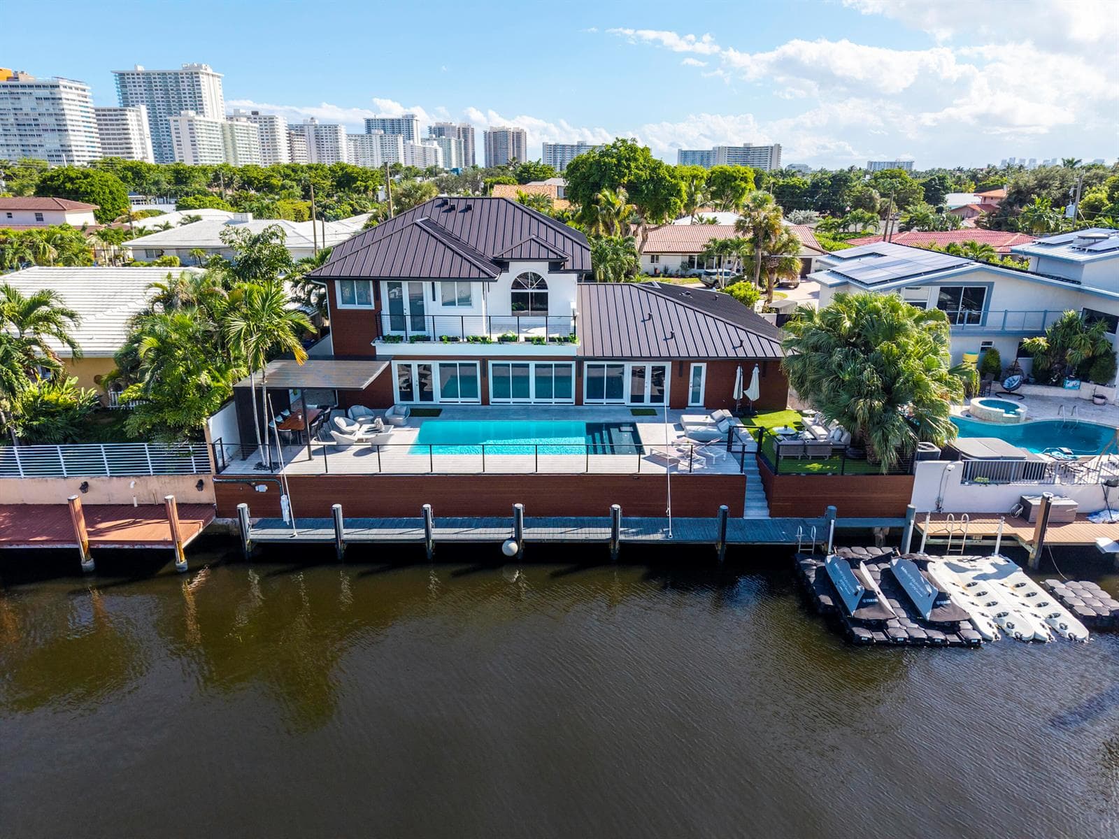 11 Castle Harbor Is