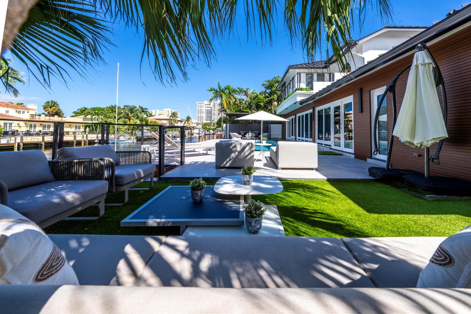 11 Castle Harbor Is