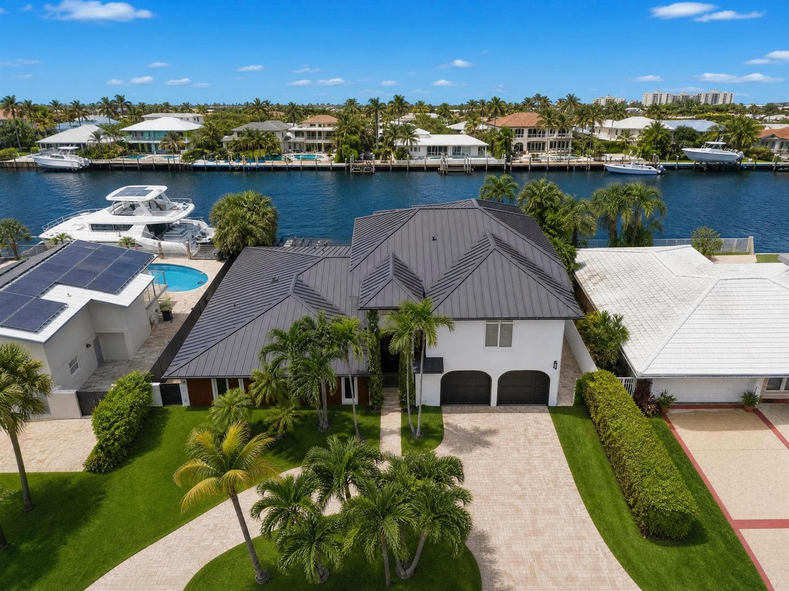 11 Castle Harbor Is