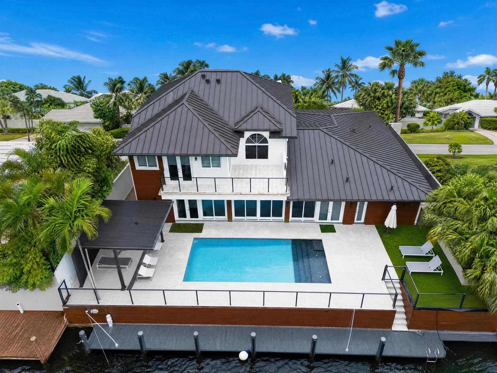 11 Castle Harbor Is