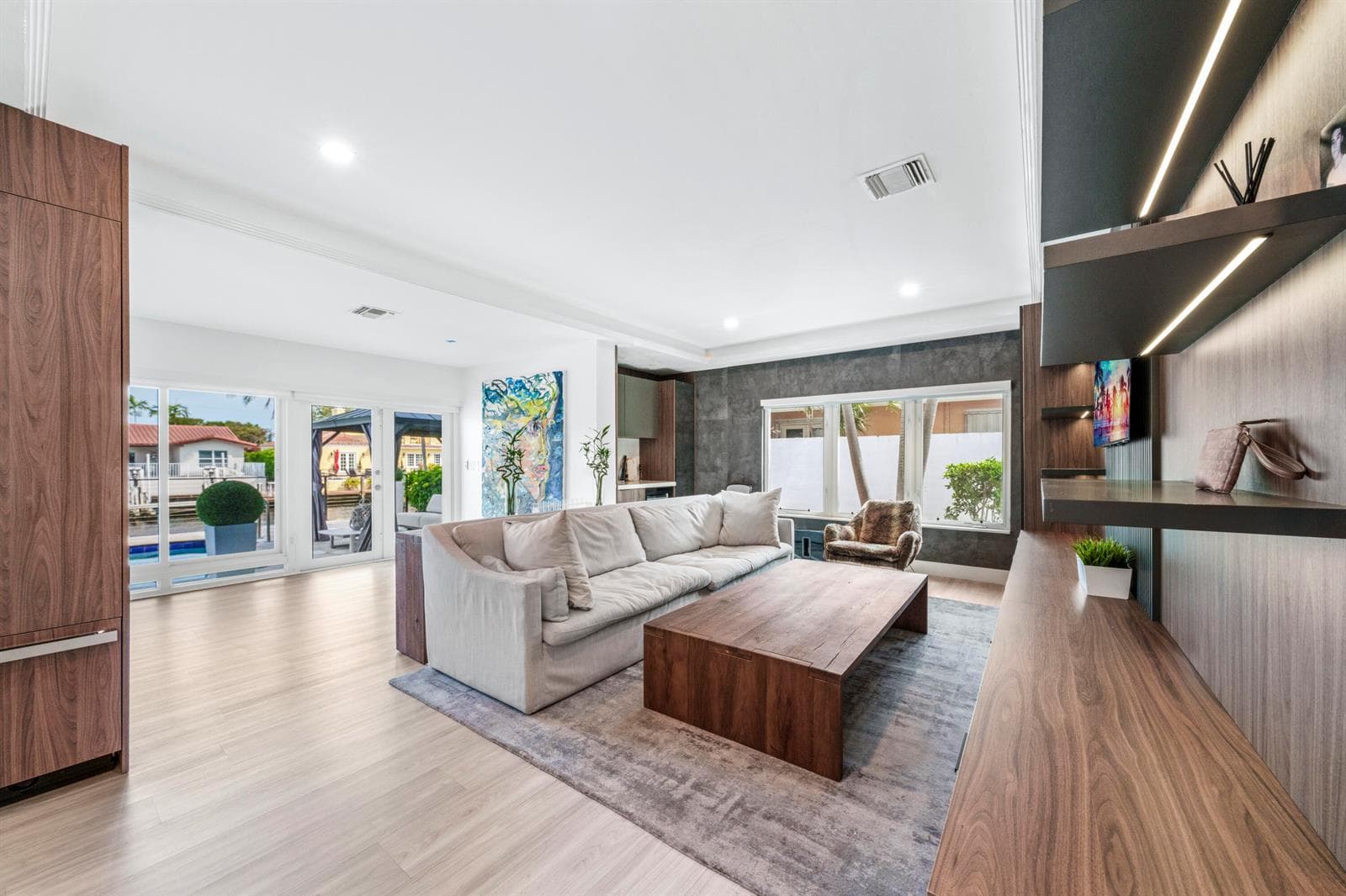 11 Castle Harbor Is