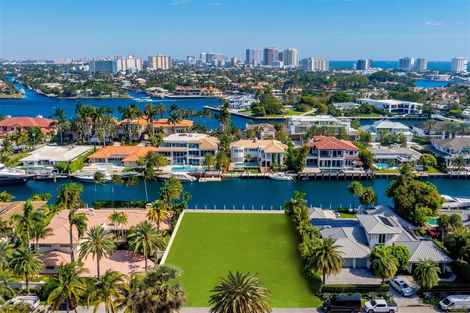 2455 Del Lago Dr