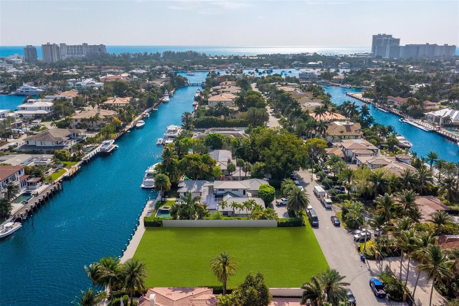2455 Del Lago Dr