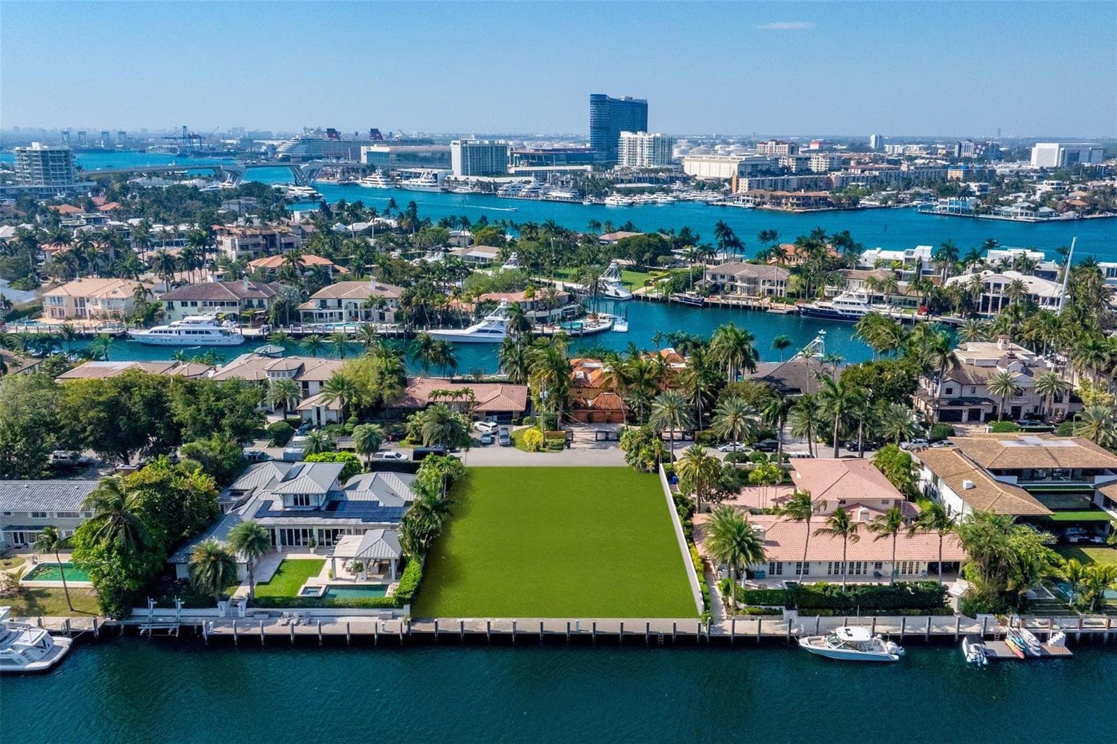 2455 Del Lago Dr