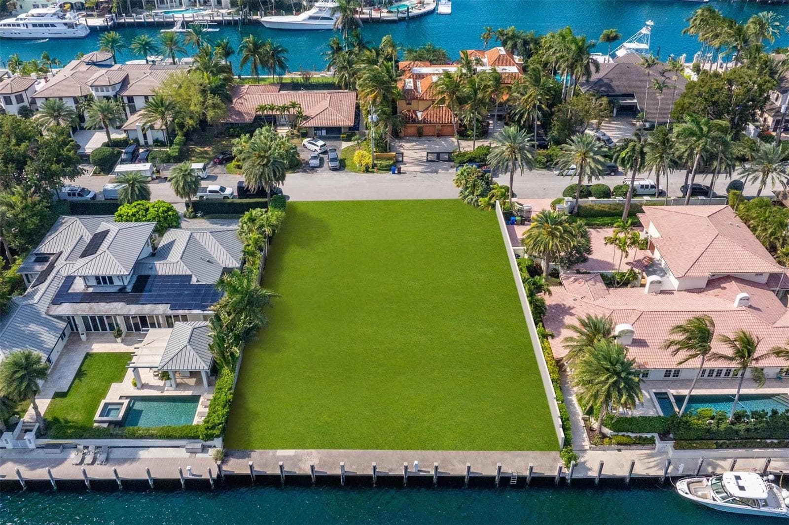 2455 Del Lago Dr