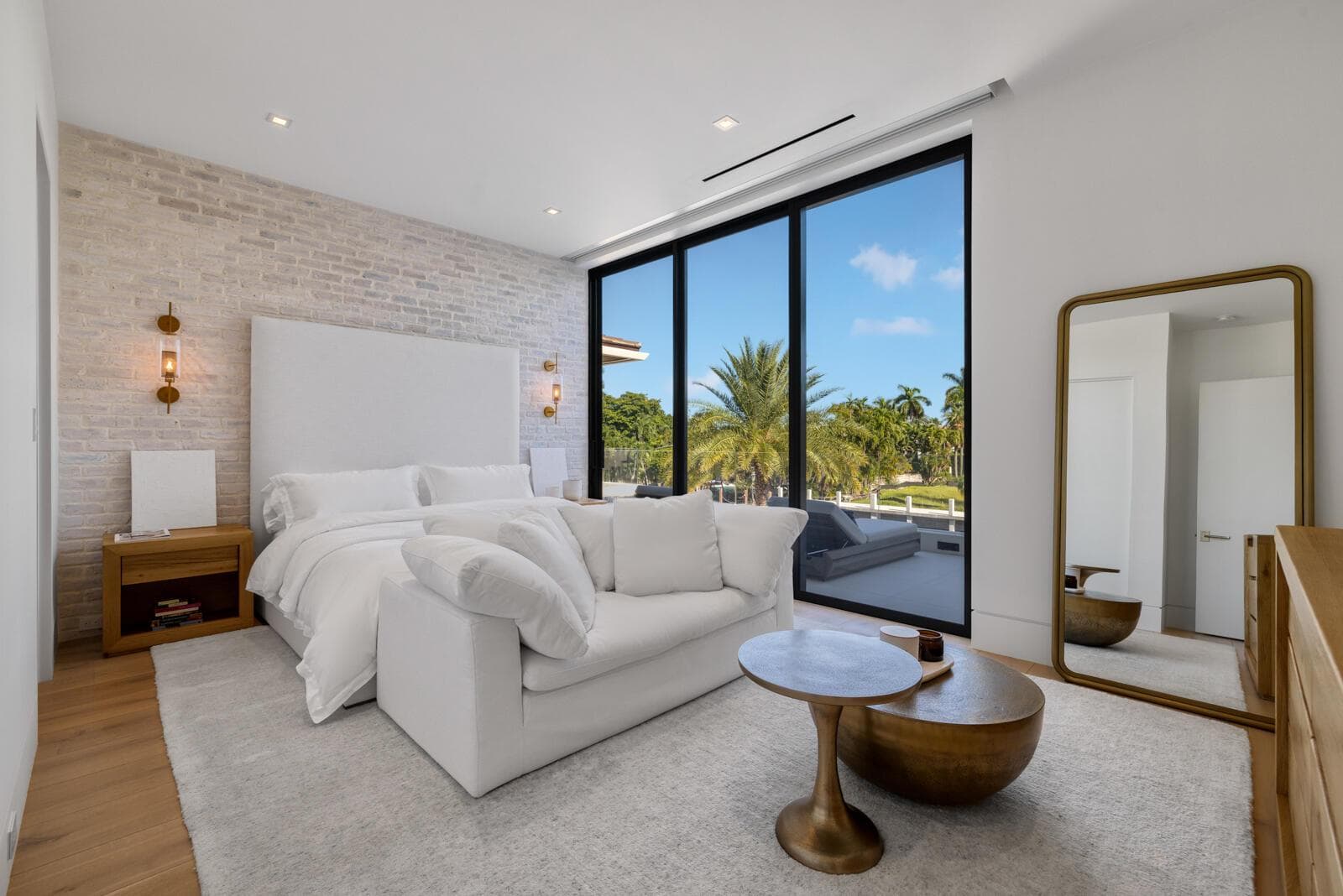 2423 Castilla Isle