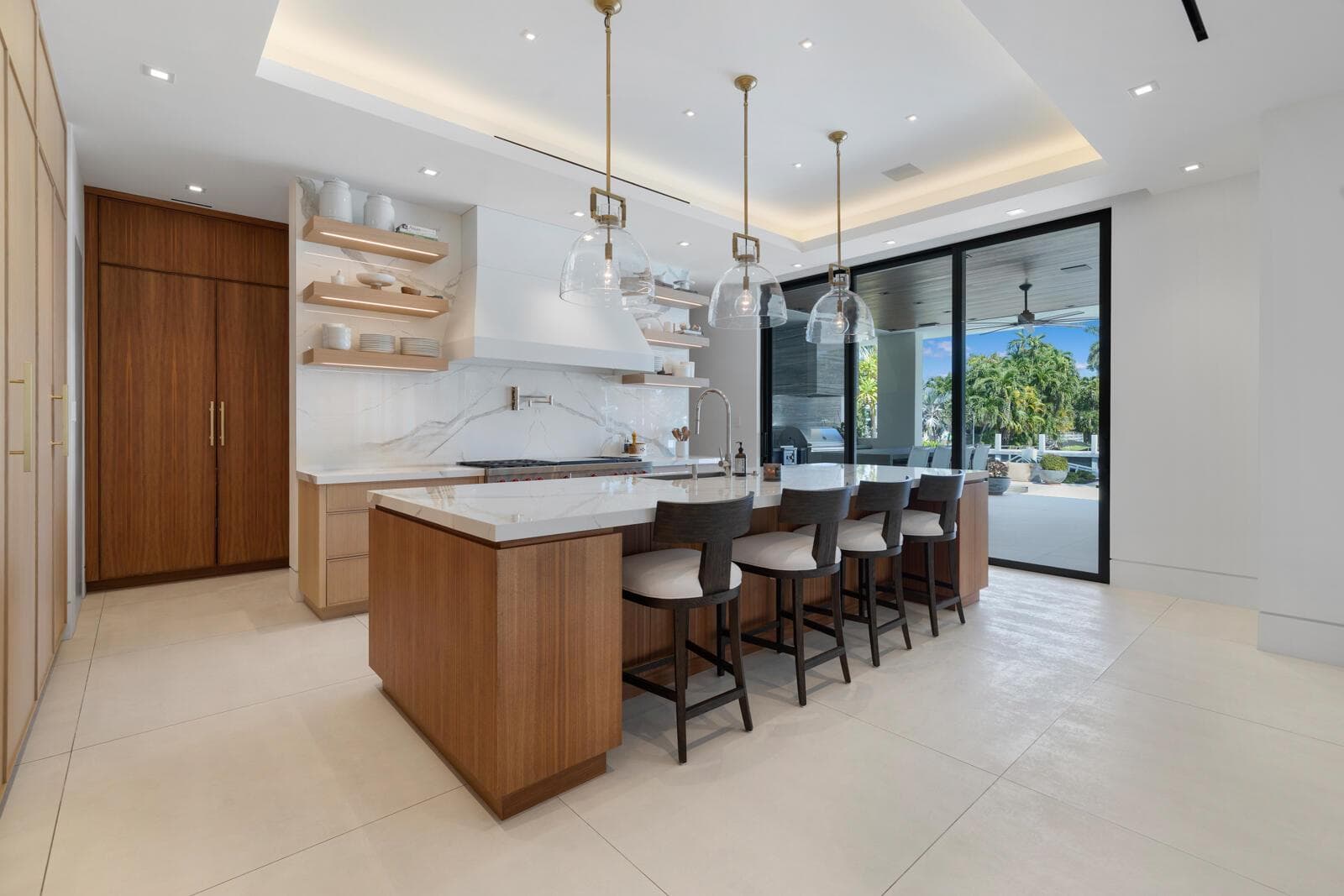 2423 Castilla Isle