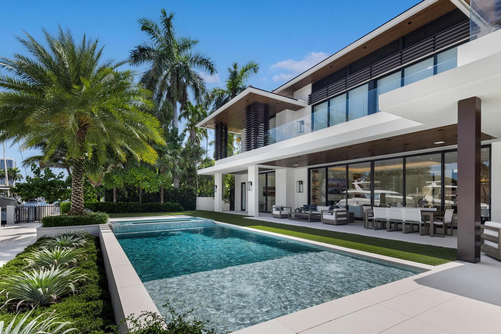 2423 Castilla Isle