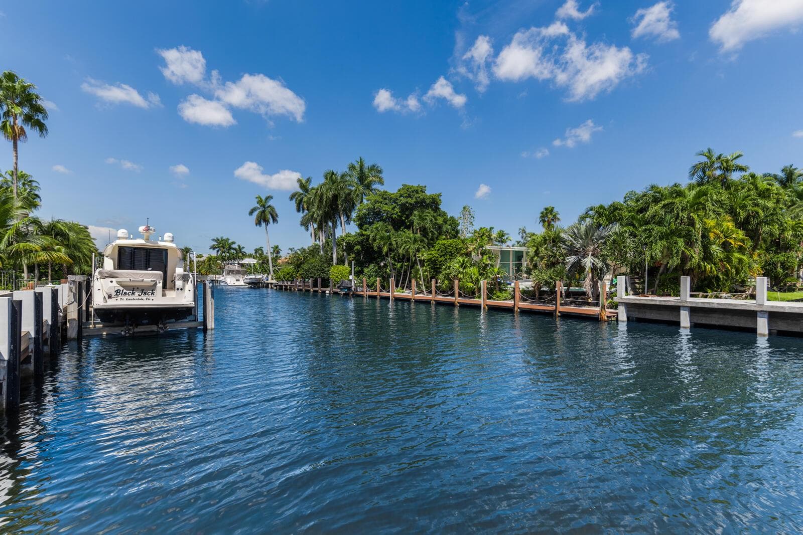 2423 Castilla Isle